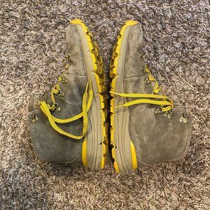 Danner Mountain 600 size 11.5 lightly used